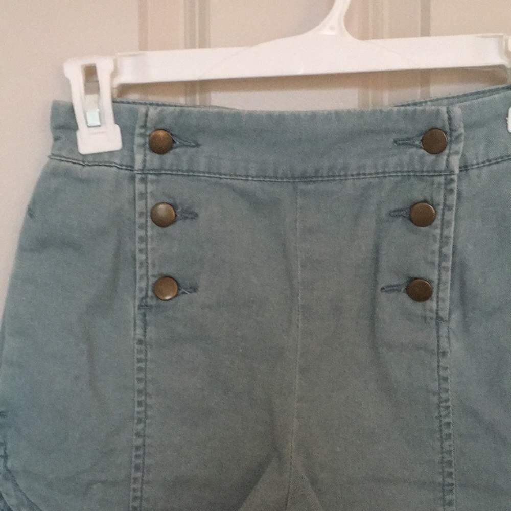 BDG Retro Button Shorts - Picture 2 of 3